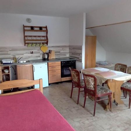 Apartman Police Nad Metuji Apartman Kültér fotó