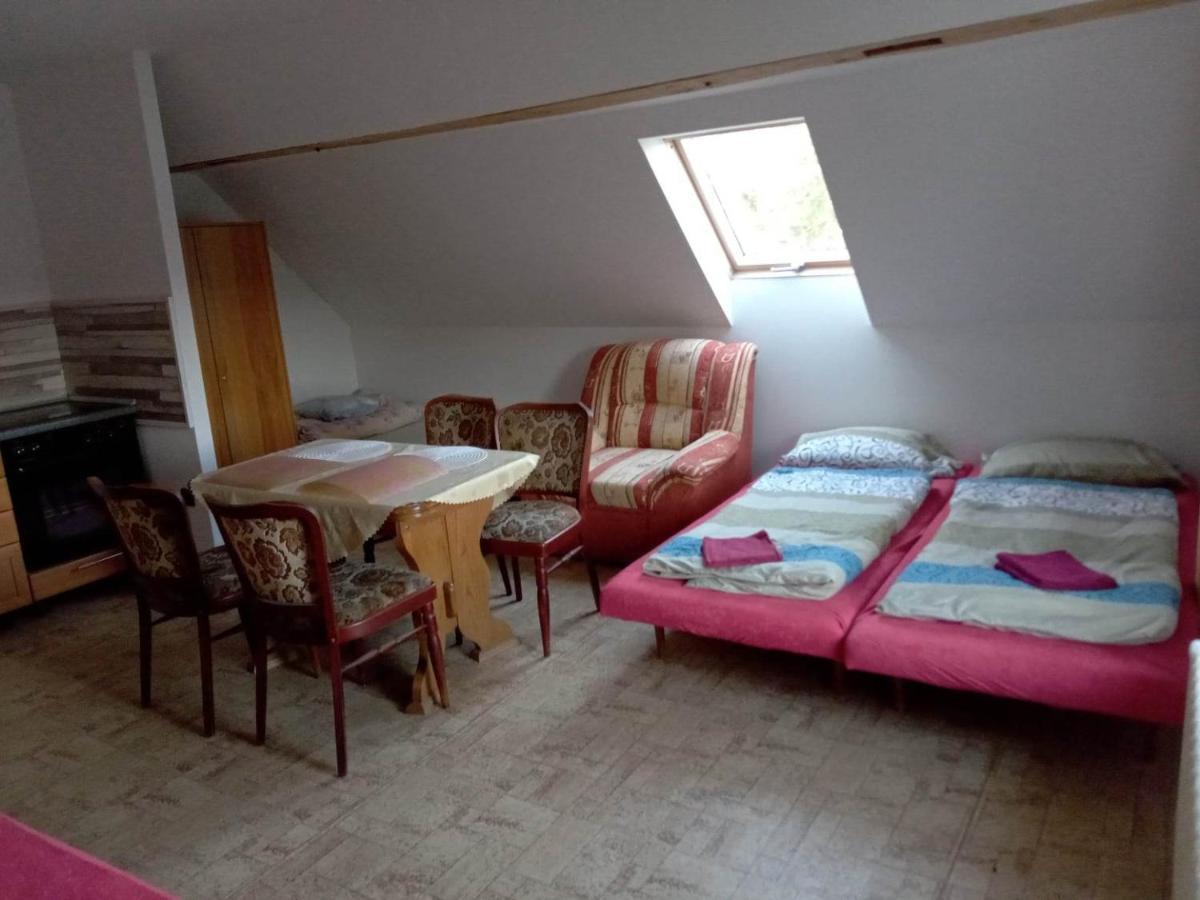 Apartman Police Nad Metuji Apartman Kültér fotó