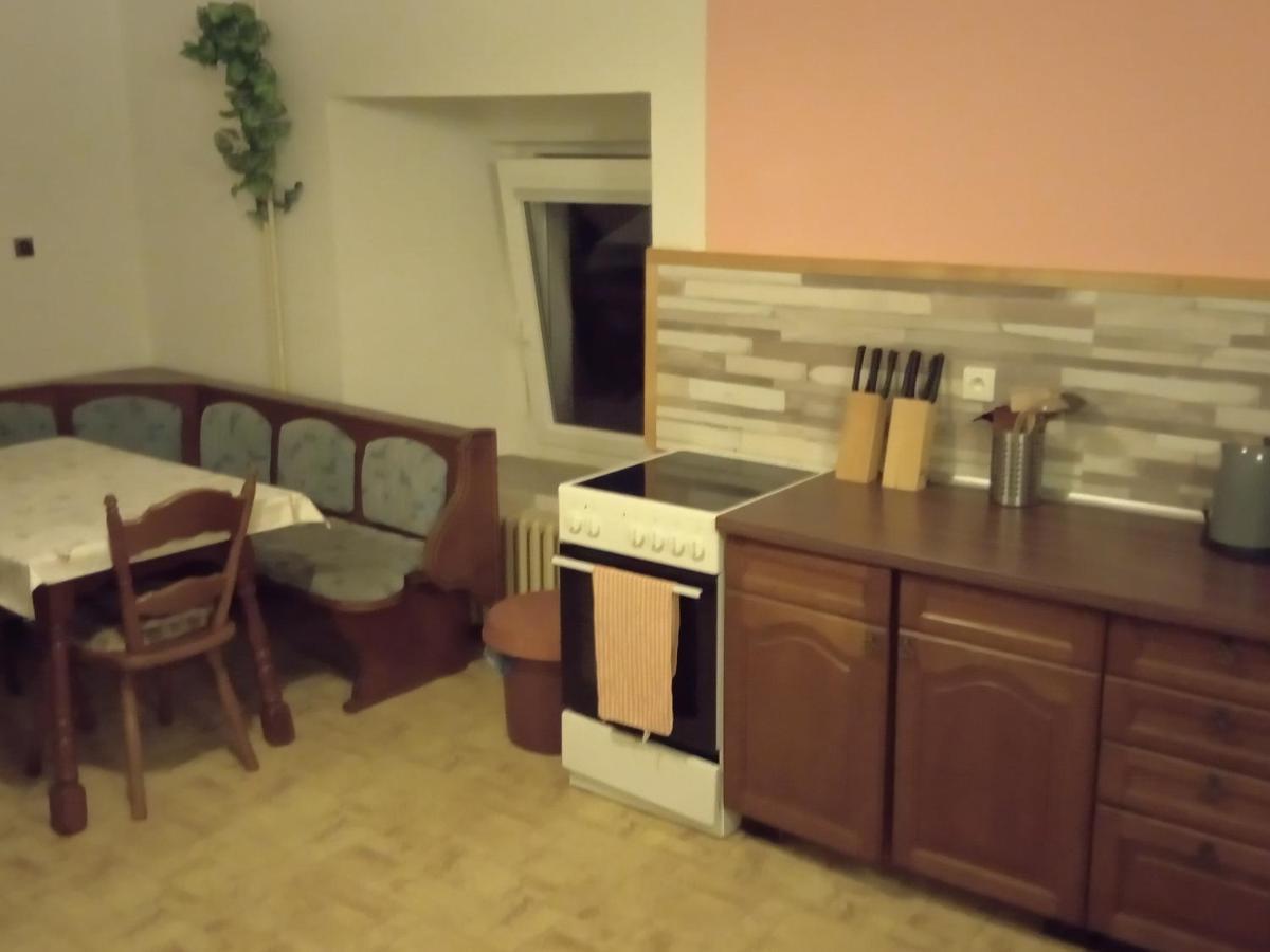 Apartman Police Nad Metuji Apartman Kültér fotó